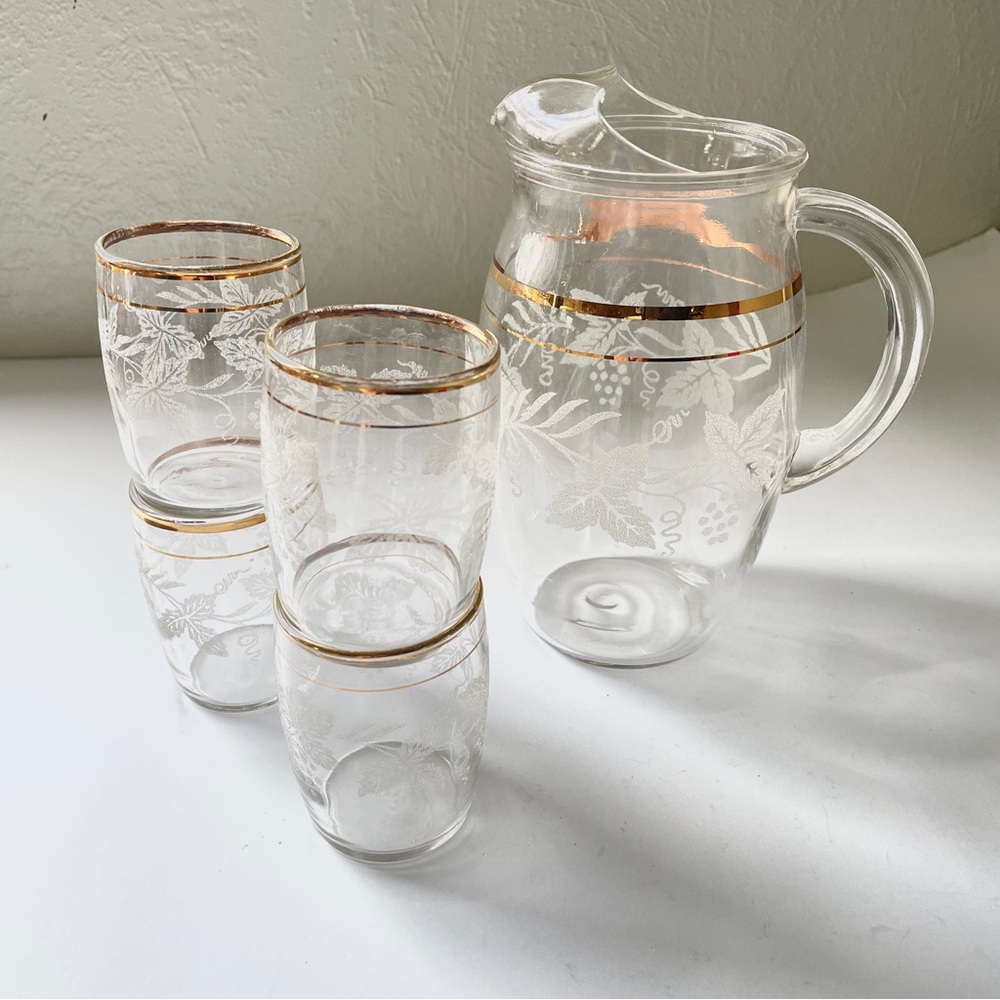 Vintage Clear Glass Pitcher 4 Lowball Glasses Tumbler Frosted Grapevine Gold Rim